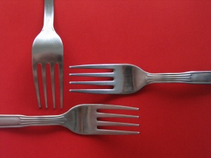 metal-forks-1566646-1280x960
